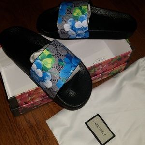 Gucci Blue floral sides